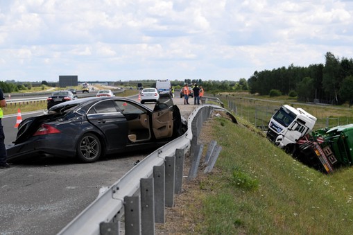 wypadek autostrada polskie drogie policja 