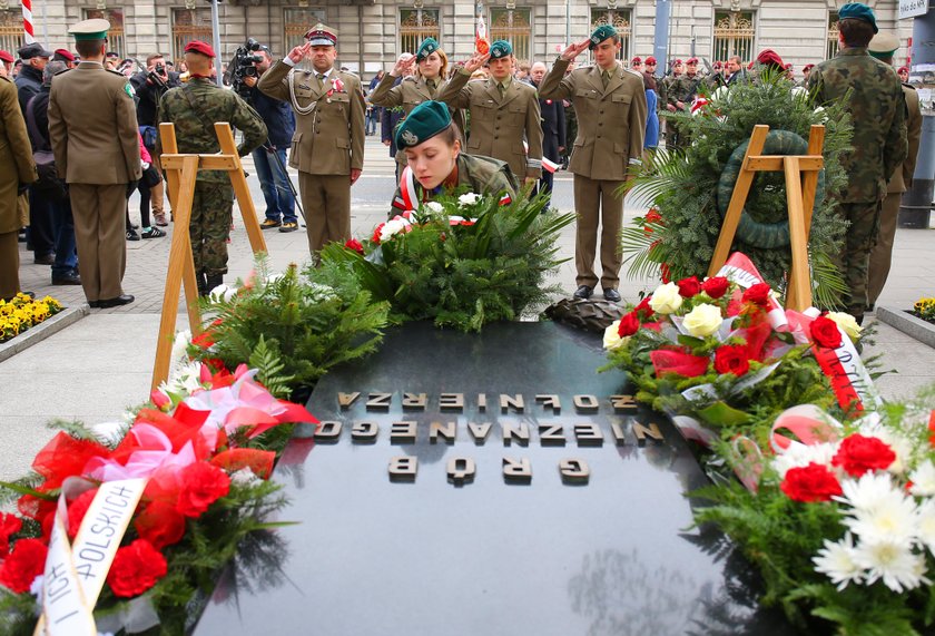 Obchody święta Konstytucji 3 Maja i Święta Najświętszej Maryi Panny Królowej Polski w Łodzi odbyły się w Archikatedrze Łódzkiej i przed Grobem Nieznanego Żołnierza