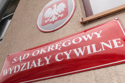 Polaków coraz rzadziej stać na rozwód. Potwierdzają to eksperci. Widać to też po danych z sądów