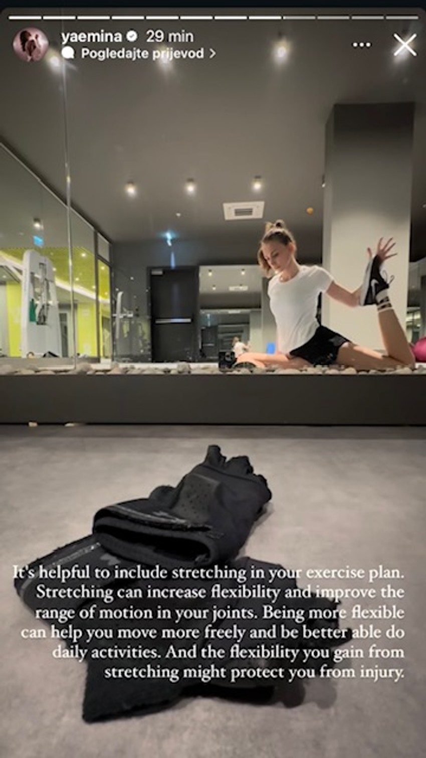 Emina Jahović vežba kod kuće