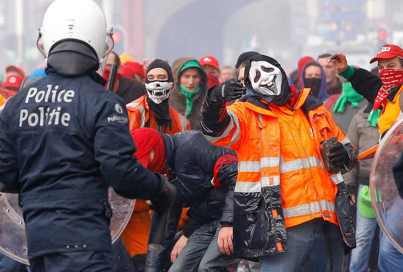 Według belgijskiego Czerwonego Krzyża, lekarze musieli interweniować ponad 30 razy, ponad 20 osób zostało przewiezionych do szpitala.