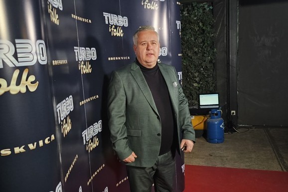 Pevač zaradio bakšiš kao jedan stan u Beogradu: "Dva gospodina su bila raspoložena, nikad nisam išao od stola do stola"
