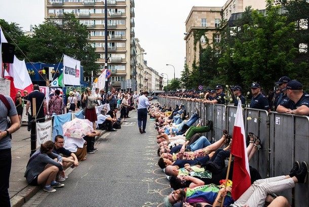 Anti-Pis government protesters