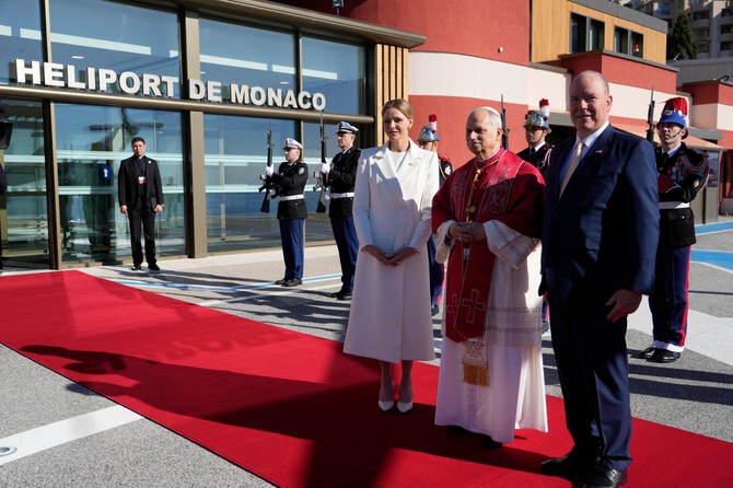 Princ Albert i princeza Šarlin sa papom Lavom