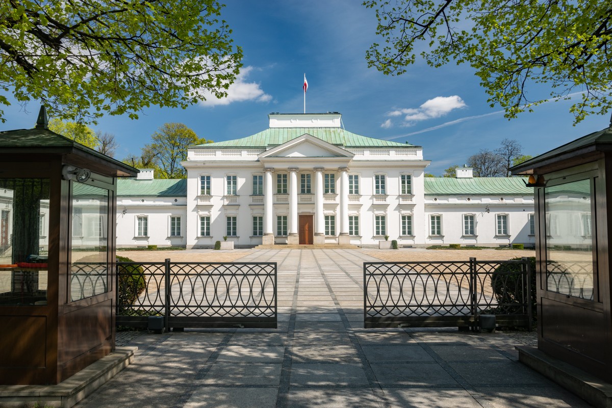 Dron nad Belwederem. Wiceszef MSWiA przekazał nowe informacje