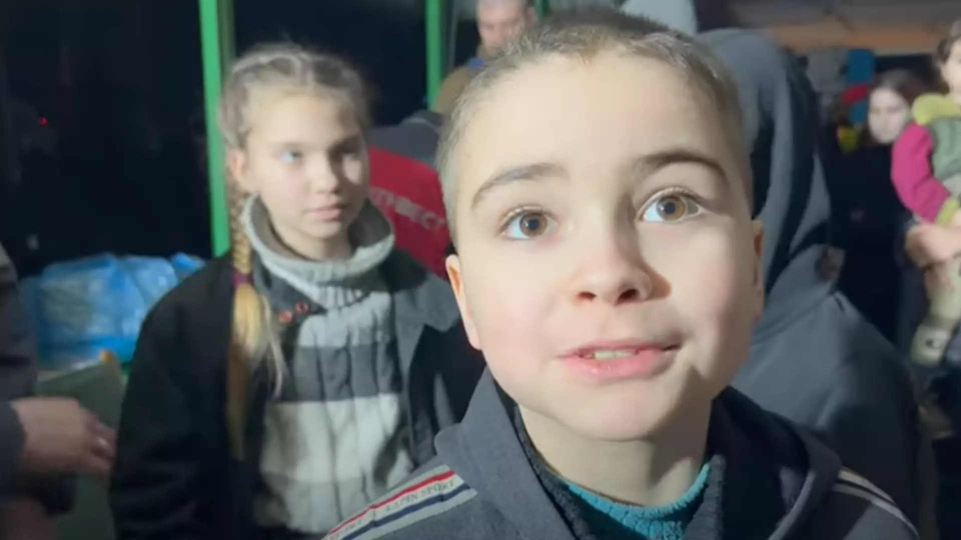 Ukraina. Dzieci od dwóch miesięcy ukrywają się w piwnicach [WIDEO]