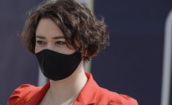 Żukowska przekazuje Czarnkowi książki o LGBT. 'Haniebne słowa'