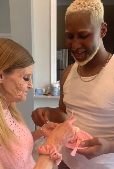 Babička Cheryl McGregor so svojím manželom Quranom McCainom očakávajú prírastok do rodiny.