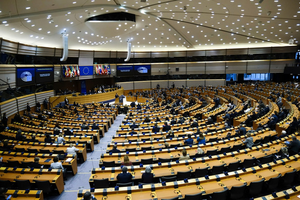 Parlament Europejski przyjął pakt migracyjny. Co zakłada?