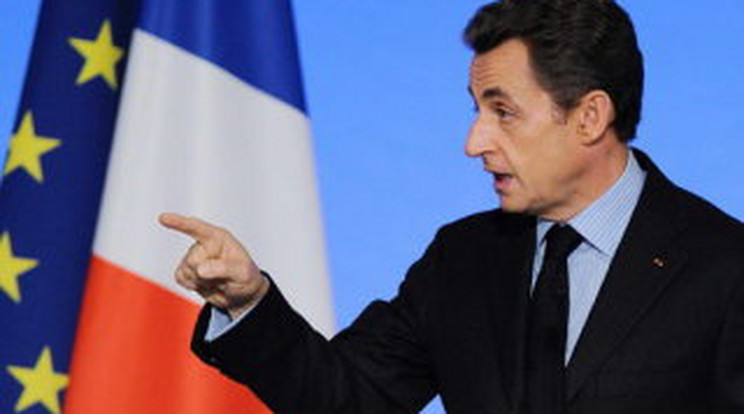 Sarkozy pedofiloknak nevezte az újságírókat