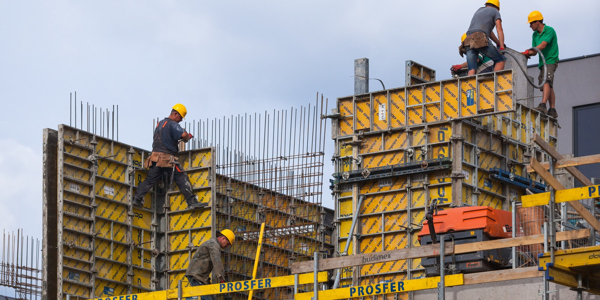 Produkcja budowlana w Polsce spadła miesiąc do miesiąca o ponad 60 proc.