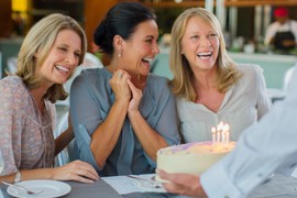 Slavila sam rođendan u restoranu, a onda mi je prišla MAMA S DETETOM: Nisam mogla da verujem šta mi je TRAŽILA, mislila sam da se šali, a ona je bila MRTVA OZBILJNA