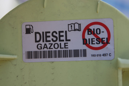 Biopaliwo jest już na naszych stacjach. Wyjaśniamy jakie auta mogą na nim jeździć