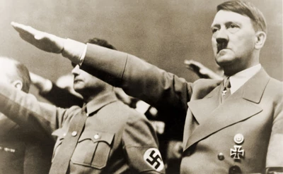 Niemcy: Bielizna i ubrania Hitlera i Goeringa sprzedane na aukcji -  Dziennik.pl
