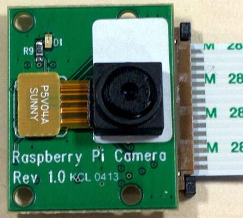 RPI CAMERA BOARD kosztuje kolo 140 złotych i do mini komputera podłączana jest za pomocą elastycznej taśmy. Copyright.