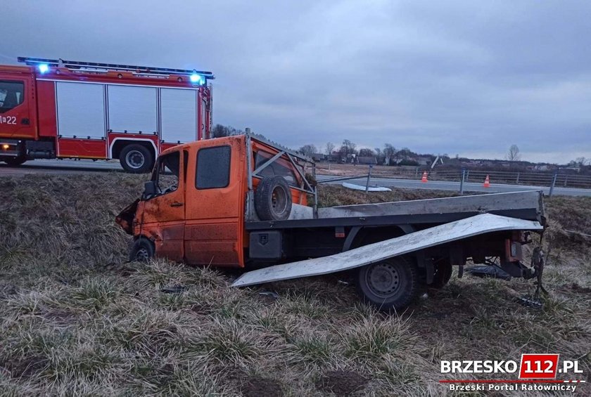 Tragiczny wypadek w Niedzieliskach. Jedna osoba nie żyje, 2 w ciężkim stanie