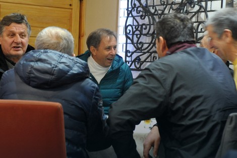 Milovan Rajevac u društvu prijatelja