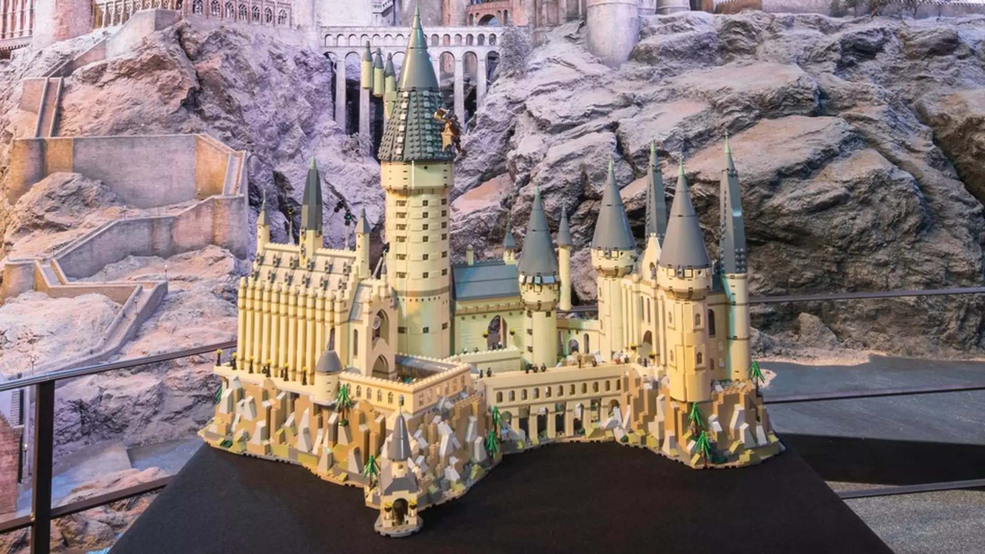 Lego wypuściło Hogwart z 6 tys. klocków. Wielka szkoła Harrego Pottera kosztuje majątek