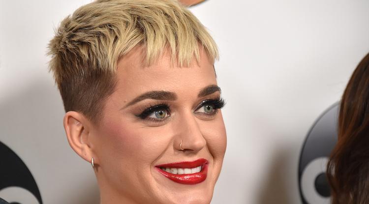 Szerencsétlen baleset érte Katy Perryt