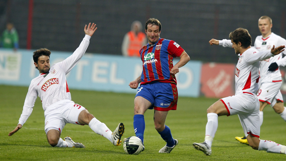 Rośnie liczba reprezentantów w łódzkim Widzewie. Darvydas Sernas, Mindaugas Panka (Litwa), Bartosz Kaniecki (U-21), a teraz Bruno Pinheiro - to kolejny piłkarz powołany do narodowej kadry swojego kraju.