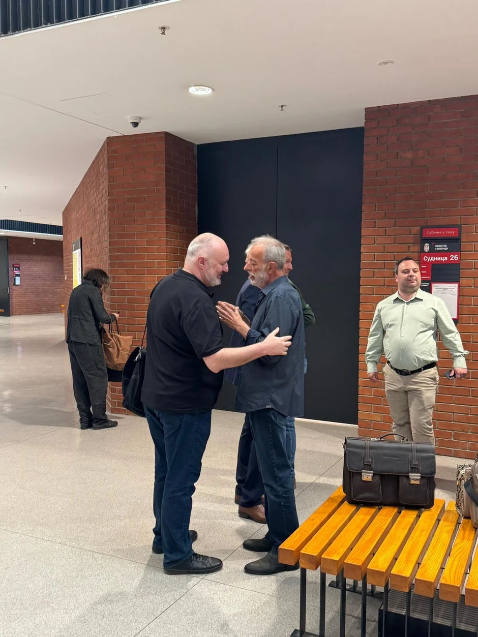 Mika Aleksić ispred sudnice 