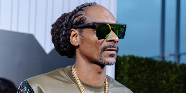 why is snoop dogg called snoop lion