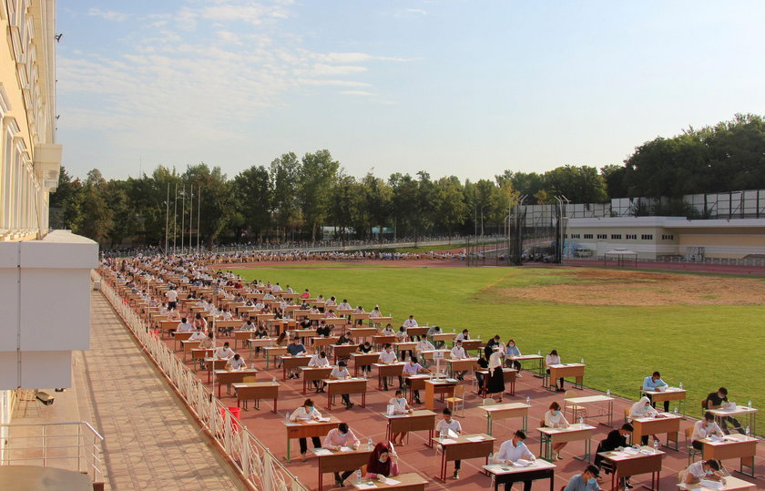 Egzaminy na studia w Taszkiencie, stolicy Uzbekistanu