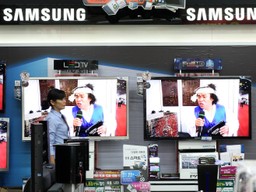 Samsung podąża ścieżką Volkswagena. Komisja Europejska sprawdzi, czy firma oszukiwała przy testach poboru energii