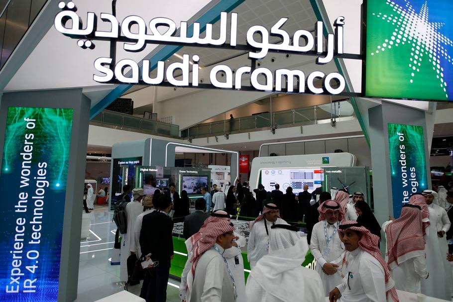 Saudi Aramco wypłaci niemal całą zarobioną gotówkę na dywidendę