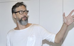 Szymon Majewski o obowiązkach domowych: Suche rzeczy - tak, klejące - nie, kuchnia to babranie się...