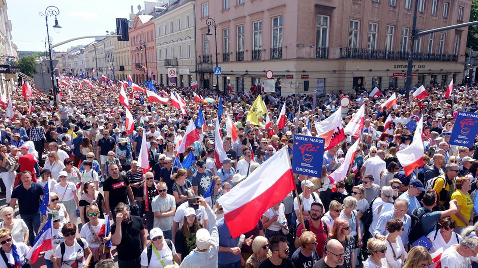 Marsz 4 czerwca na Nowym Świecie w Warszawie