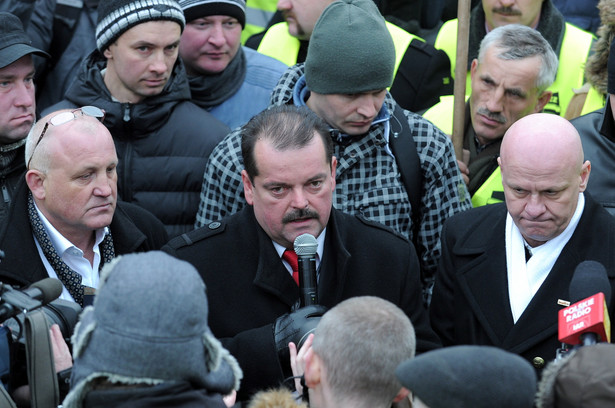 Izdebski po rozmowach z rządem: Pokazaliśmy, że warto walczyć. Nie składamy broni