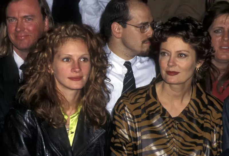 Moda lat. 90. Julia Roberts i Susan Sarandon, 1995 / Ron Galella, Ltd. / GettyImages 