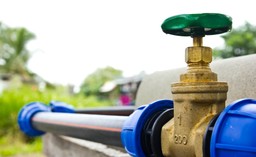 Czy wodociąg i kanalizacja to opodatkowane budowle?