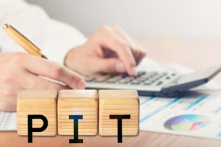 Czy sprzedaż akcji firmy, które zostały nabyte w Irlandii, podlega opodatkowaniu w Polsce?