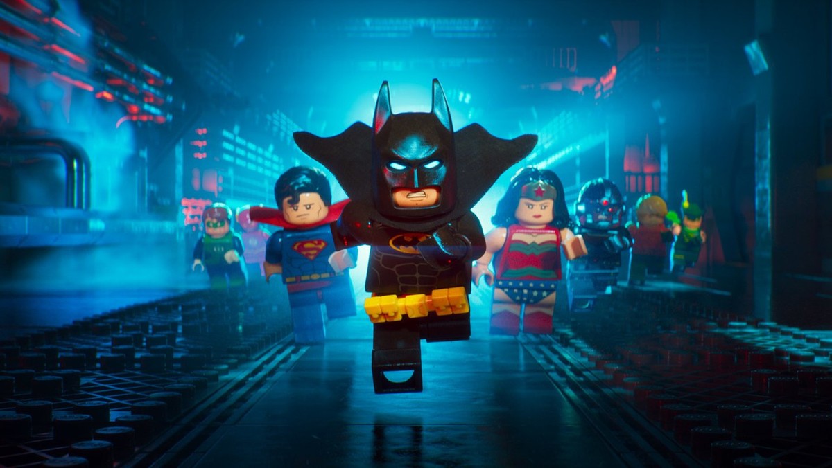 Nie Michael Keaton i nie Ben Affleck, ale plastikowy Batman od Lego może okazać się najgodniejszym czarnej peleryny. Choć dopiero dwa lata temu duńskie klocki zagościły na dużym ekranie, filmowcy budują z nich już dawna. "Lego Batman: Film" od 10 lutego w kinach.