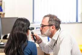 Otišla sam na ušni pregled jer sam se osećala "ZAPUŠENO", kad je lekar pogledao samo je rekao: "Ovo će potrajati i BIĆE BOLNO"