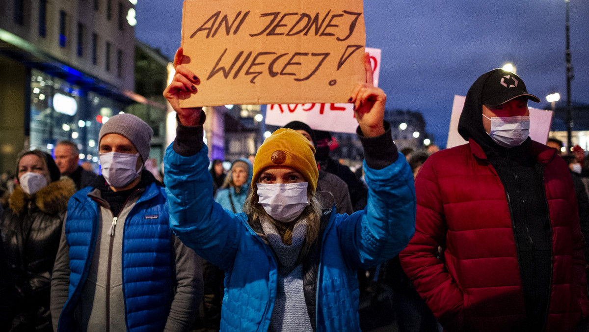 Mijają 2 lata od publikacji wyroku TK. FEDERA: pełen dostęp do aborcji potrzebny natychmiast 