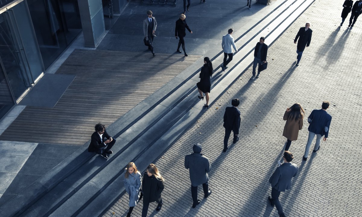 Zawsze chodzisz szybko? To nie nawyk, a sygnał, który bardzo dużo o tobie mówi