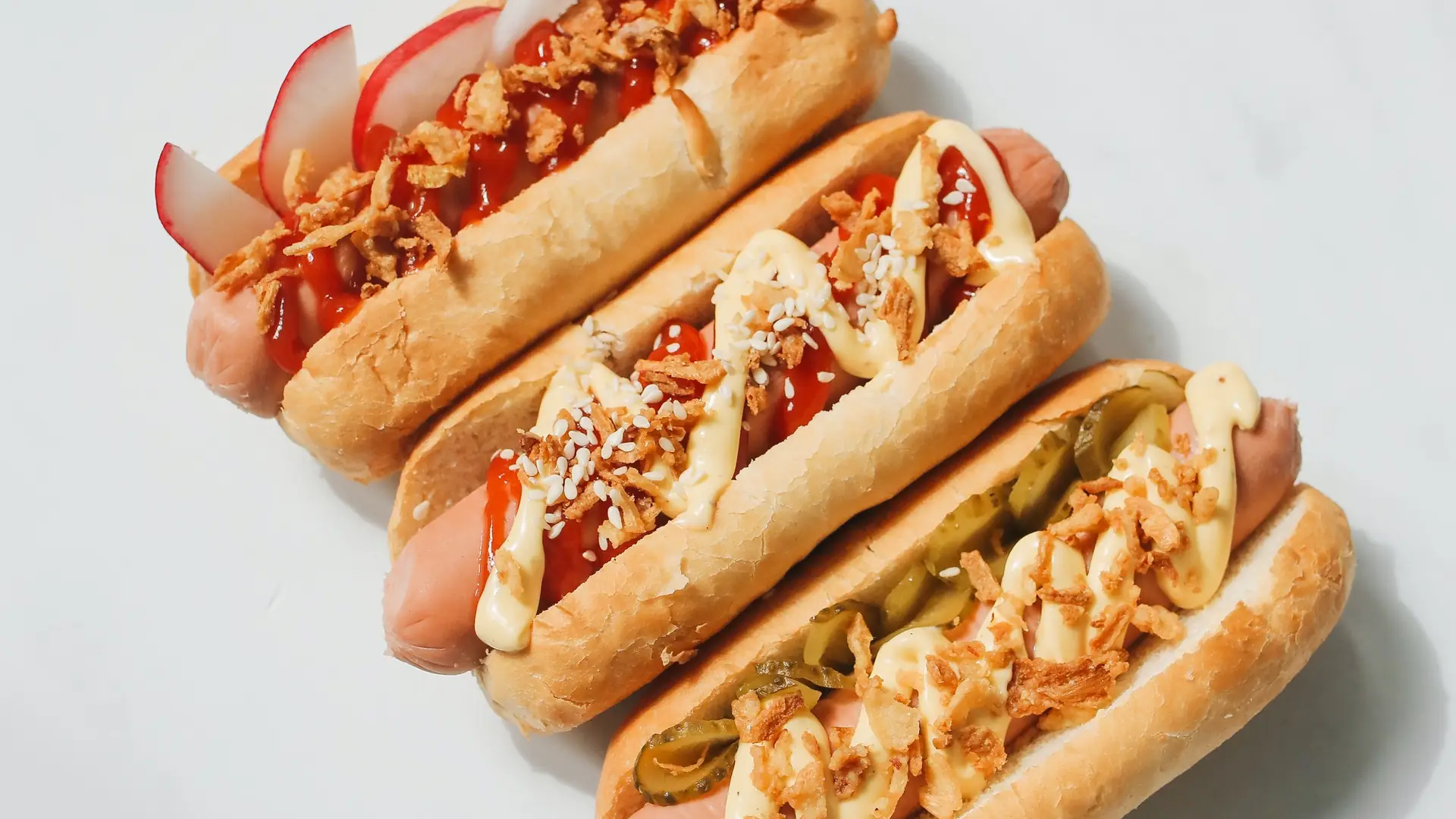 Szokująca śmierć 20-latki. Zmarła, jedząc hot dogi 