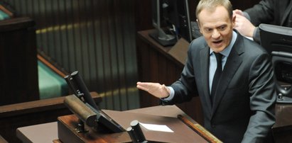 Tusk chroni Macierewicza?