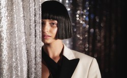 Julia Wieniawa nie robi muzyki "Na darmo" [TELEDYSK]