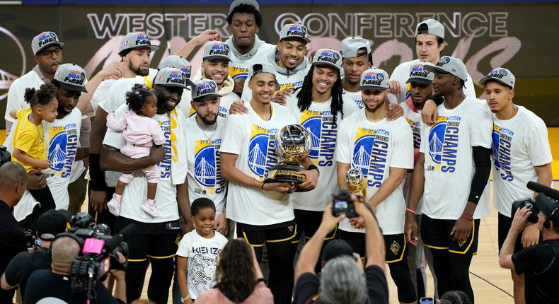 Golden State Warriors take down Dallas Mavericks to return to NBA Finals