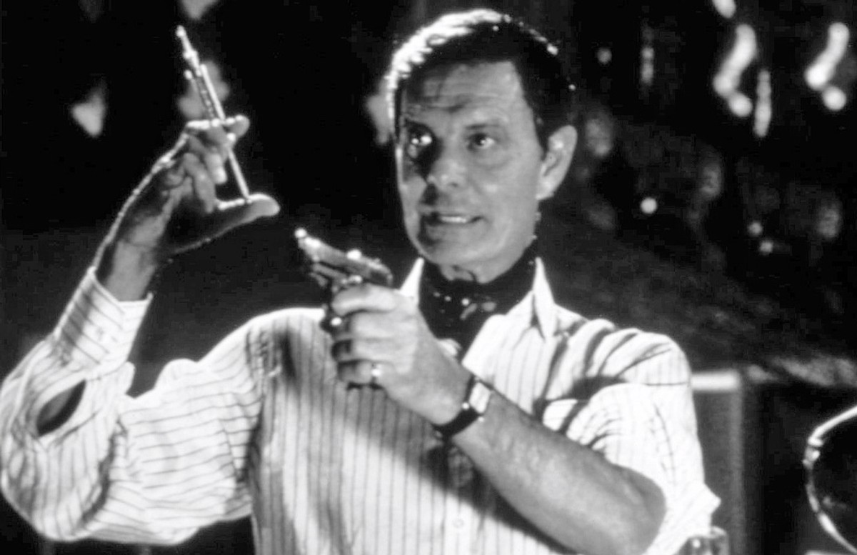 Bond starcił kolejnego przeciwnika. Louis Jourdan nie żyje