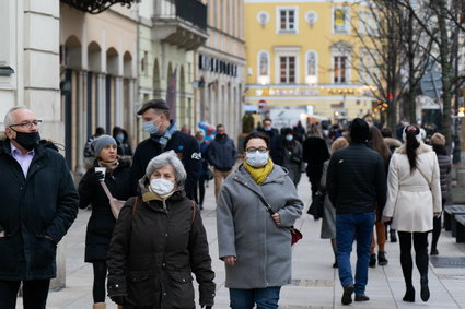 "Rz": Polacy mają dość obostrzeń