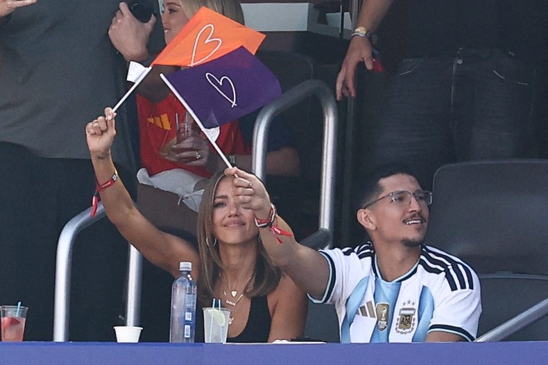 Ramirez and Alba, who began publicly dating in July 2025, supported Argentina at the final on July 19, showing Latino solidarity.