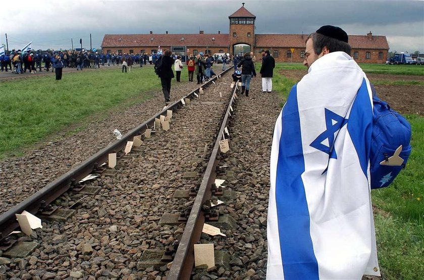 Kanadyjczycy ukradli fragment torów z Auschwitz