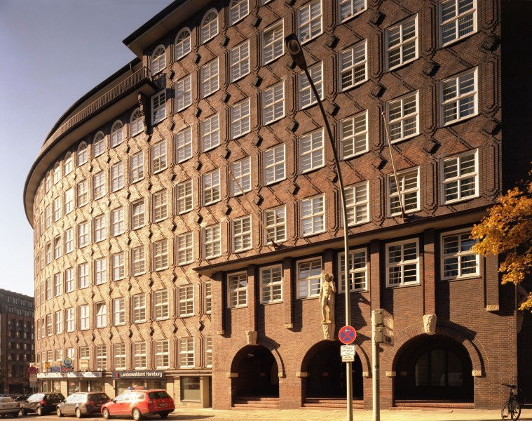 Dzielnice Speicherstadt i Kontorhausviertel wraz z budynkiem Chilehaus w Hamburgu (Niemcy)