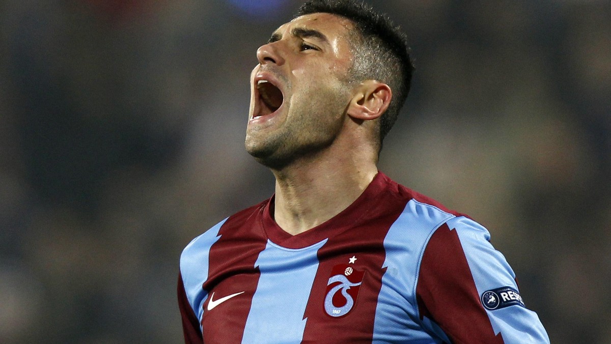 Trabzonspor potwierdził na swojej oficjalnej stronie internetowej, że prowadzi obecnie negocjacje z Lokomotiwem Moskwa w sprawie sprzedaży do rosyjskiego klubu Buraka Yilmaza.