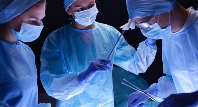 surgeon surgeons operating medical operation doctors